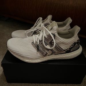 Mens/Women’s shoes